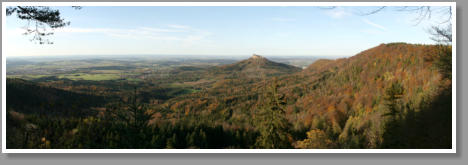 Schwäbische Alb im Herbst -  Aussicht auf Burg Hohenzollern